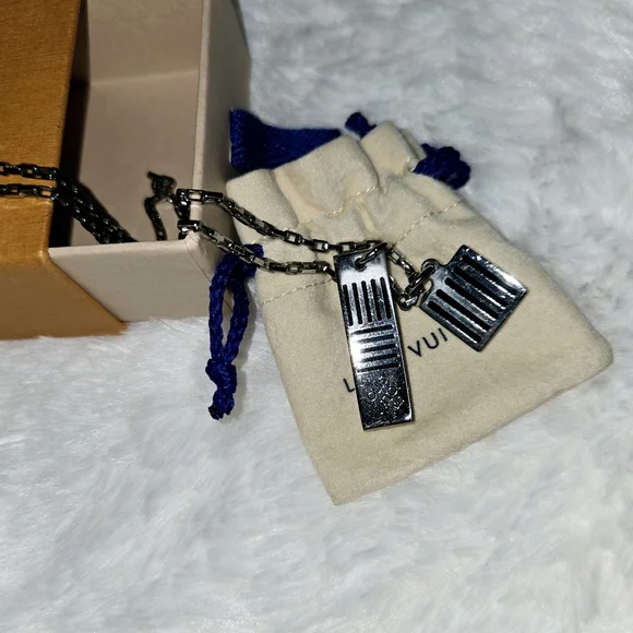 Louis Vuitton Damier Pendant Necklace Silver EUC